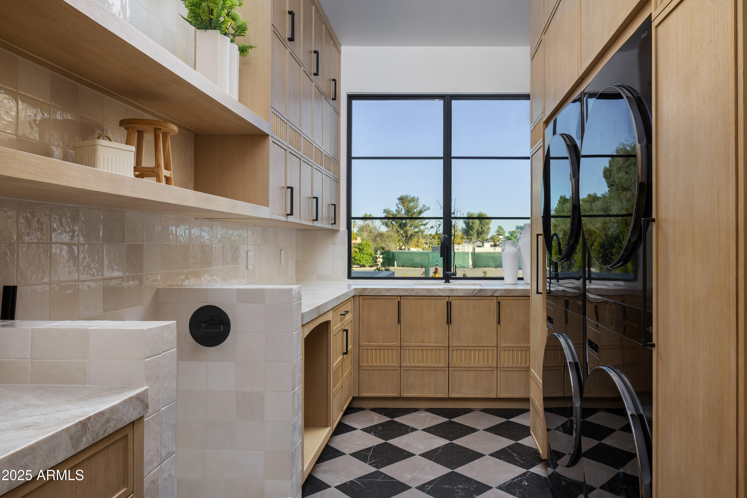 5636 E CABALLO Drive