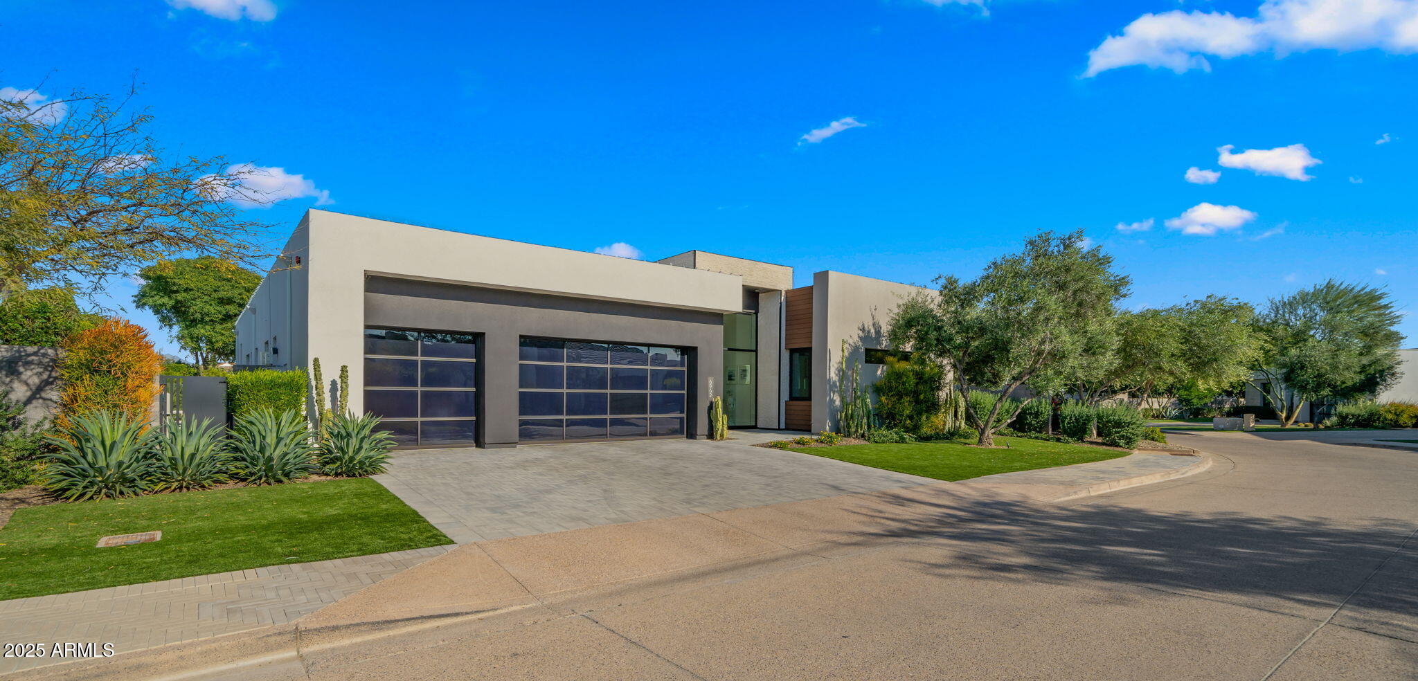 6962 E CACTUS WREN Road