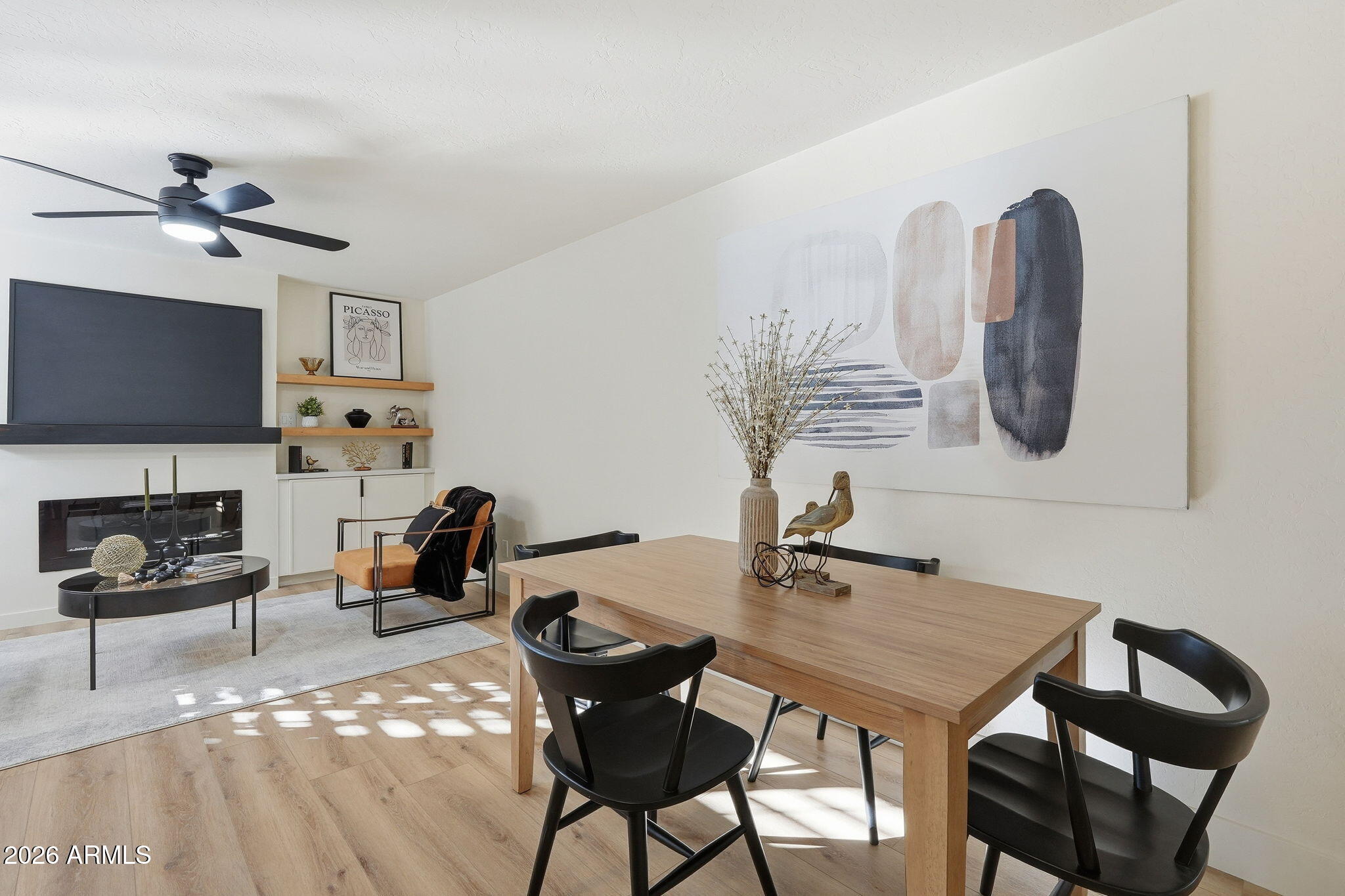 8171 E DEL CAVERNA Drive