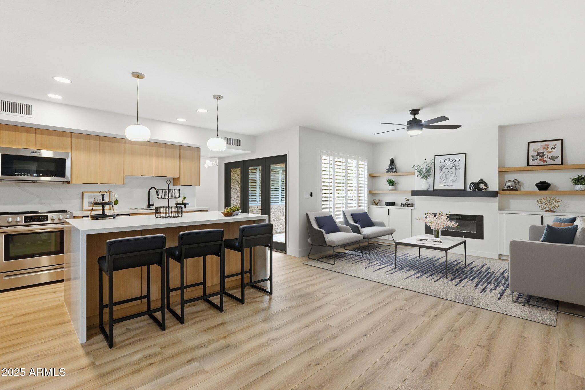 8171 E DEL CAVERNA Drive