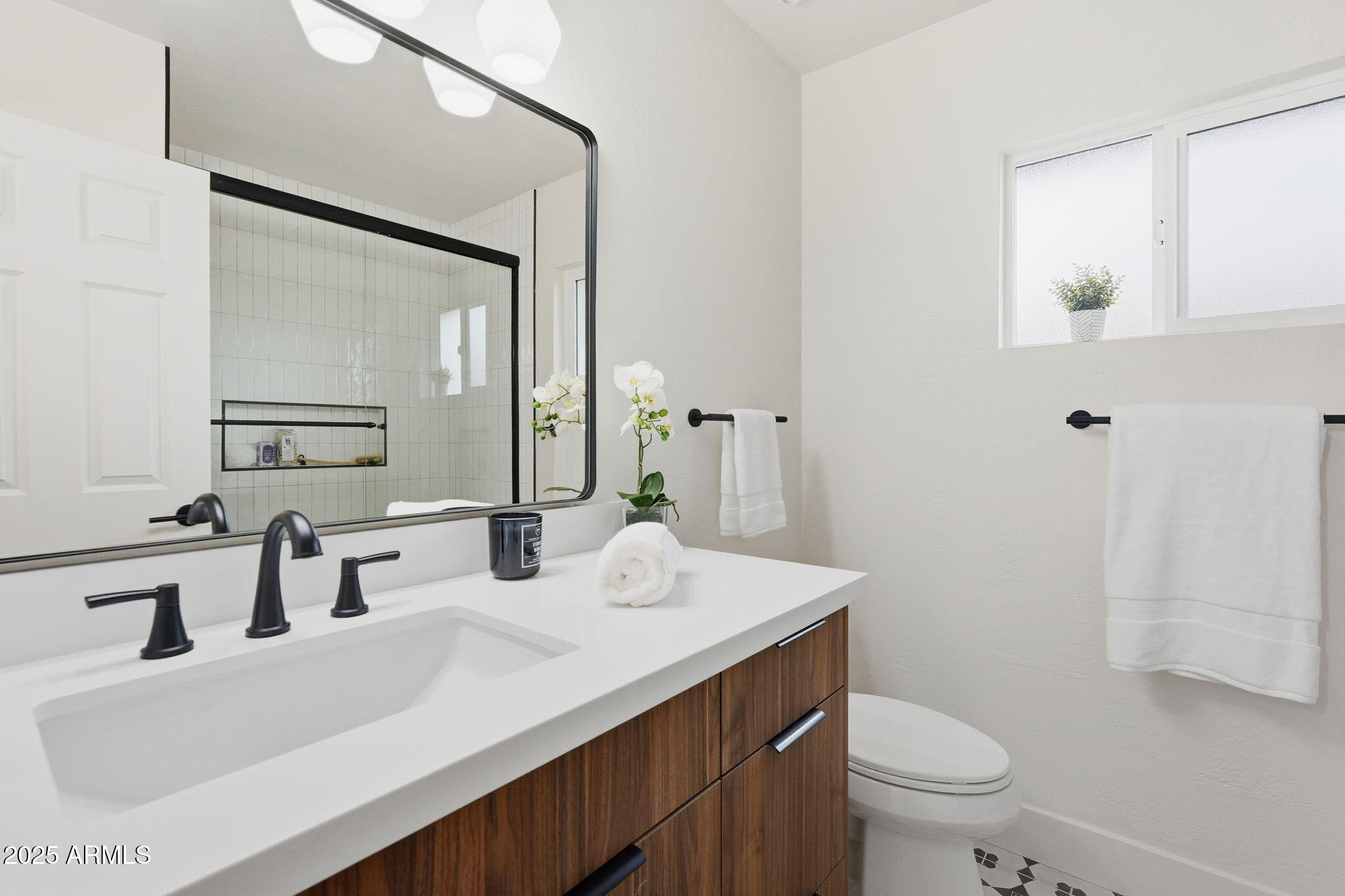 8171 E DEL CAVERNA Drive