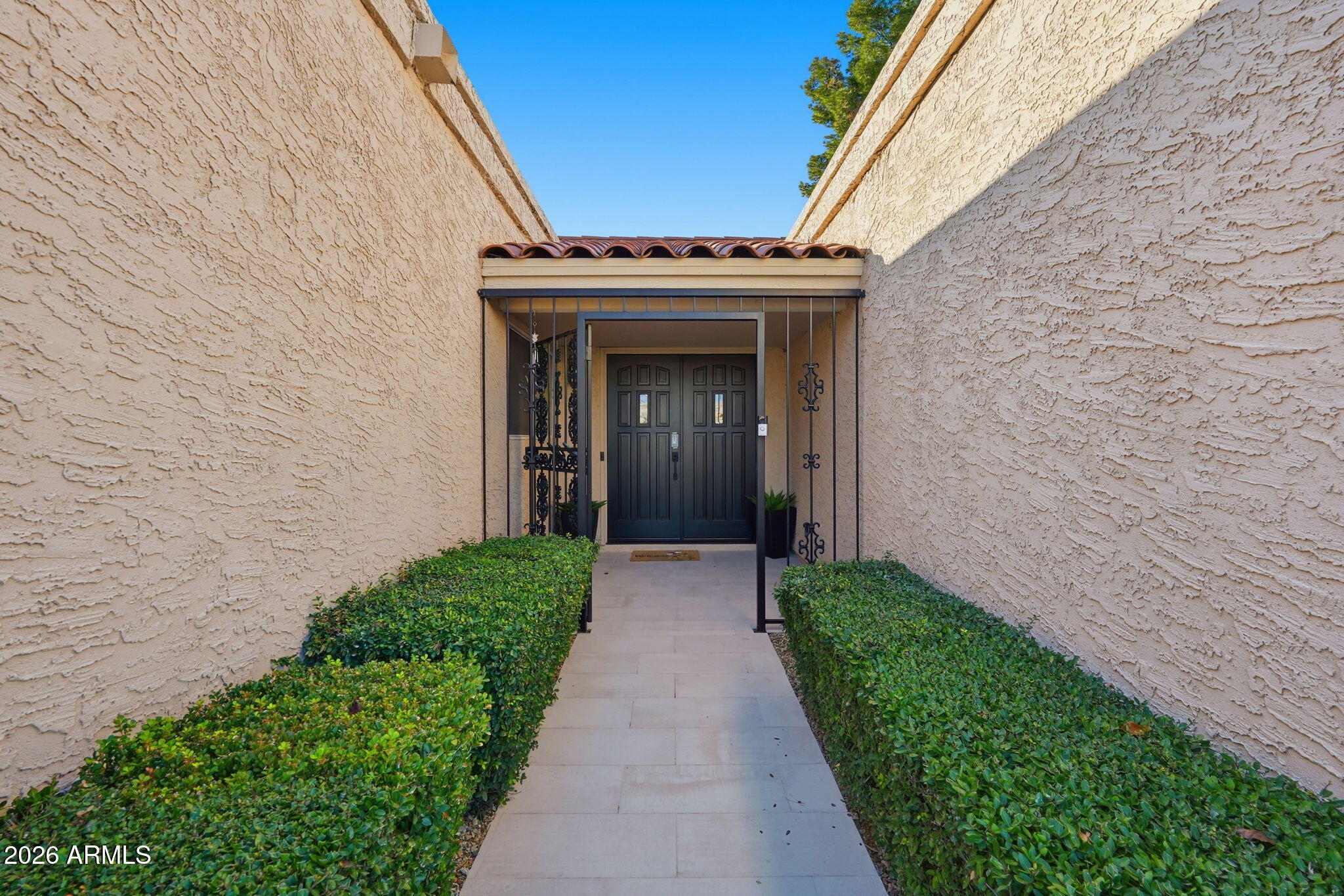 8171 E DEL CAVERNA Drive