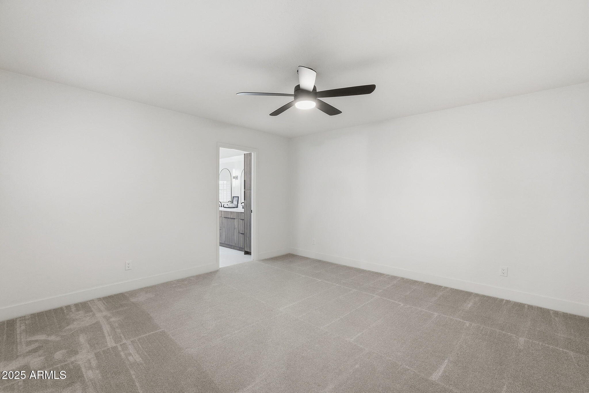 8171 E DEL CAVERNA Drive