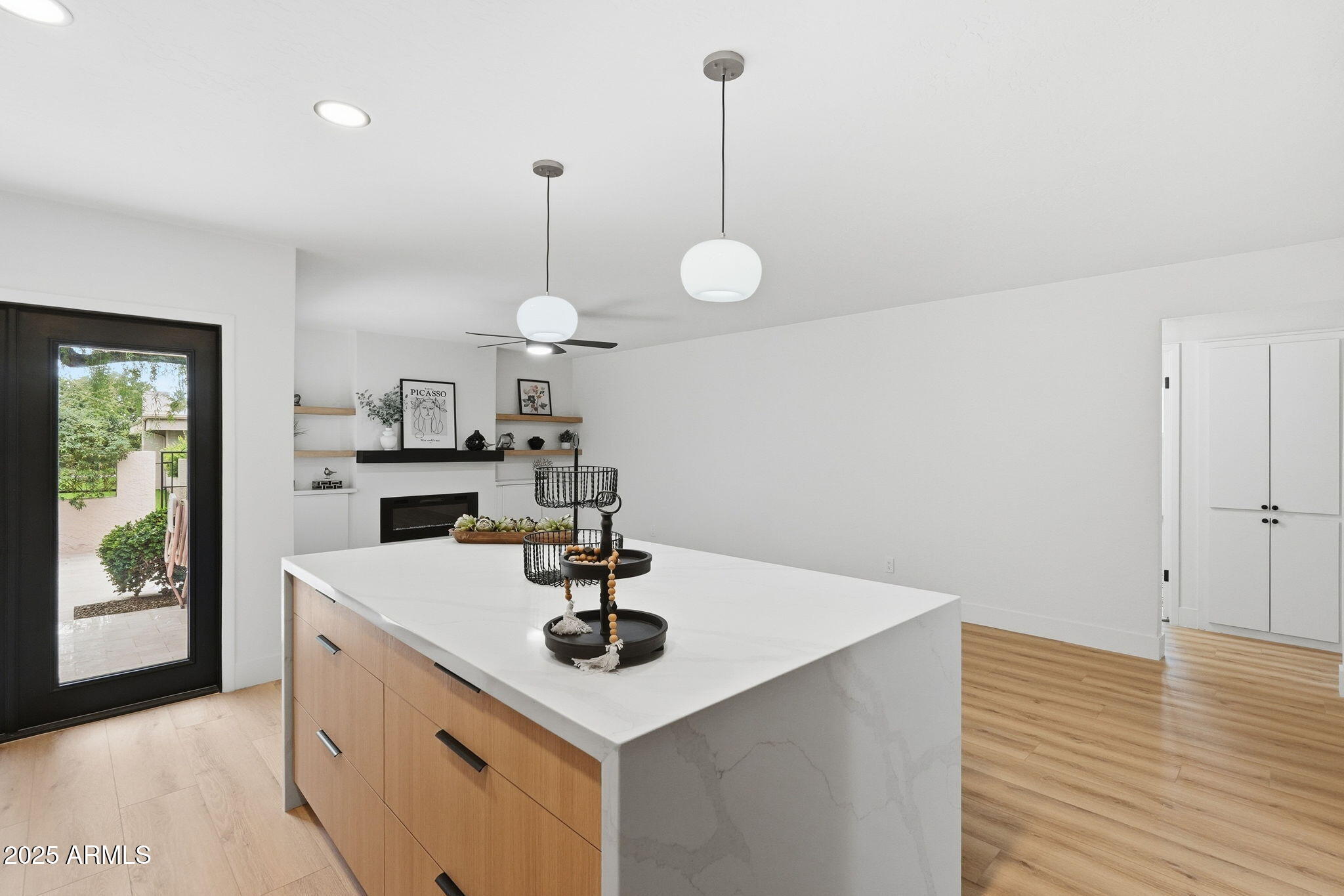 8171 E DEL CAVERNA Drive