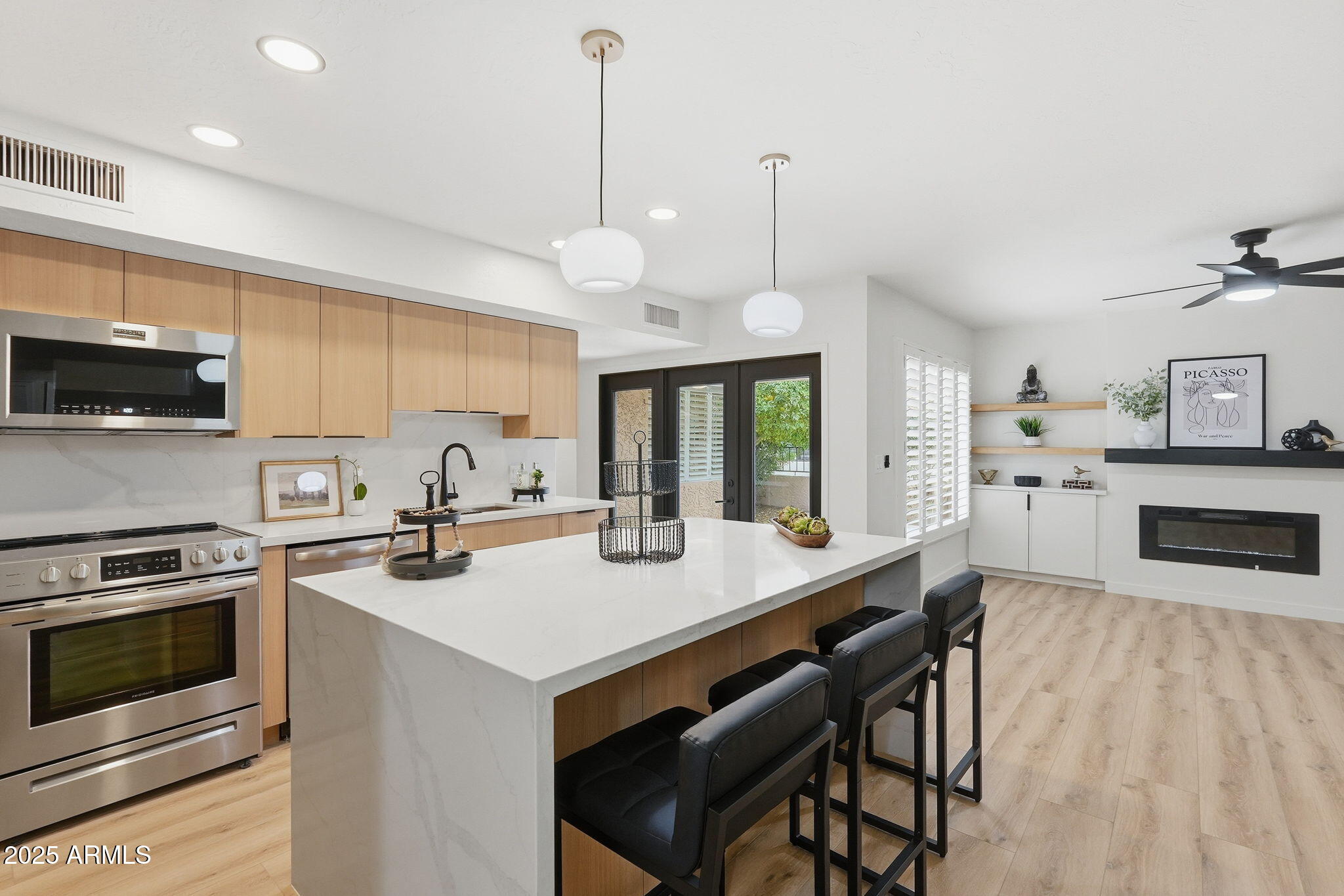 8171 E DEL CAVERNA Drive