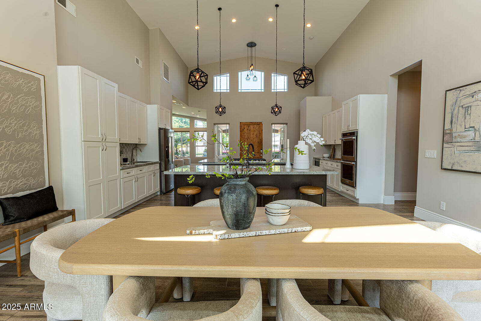 3801 E GLENROSA Avenue