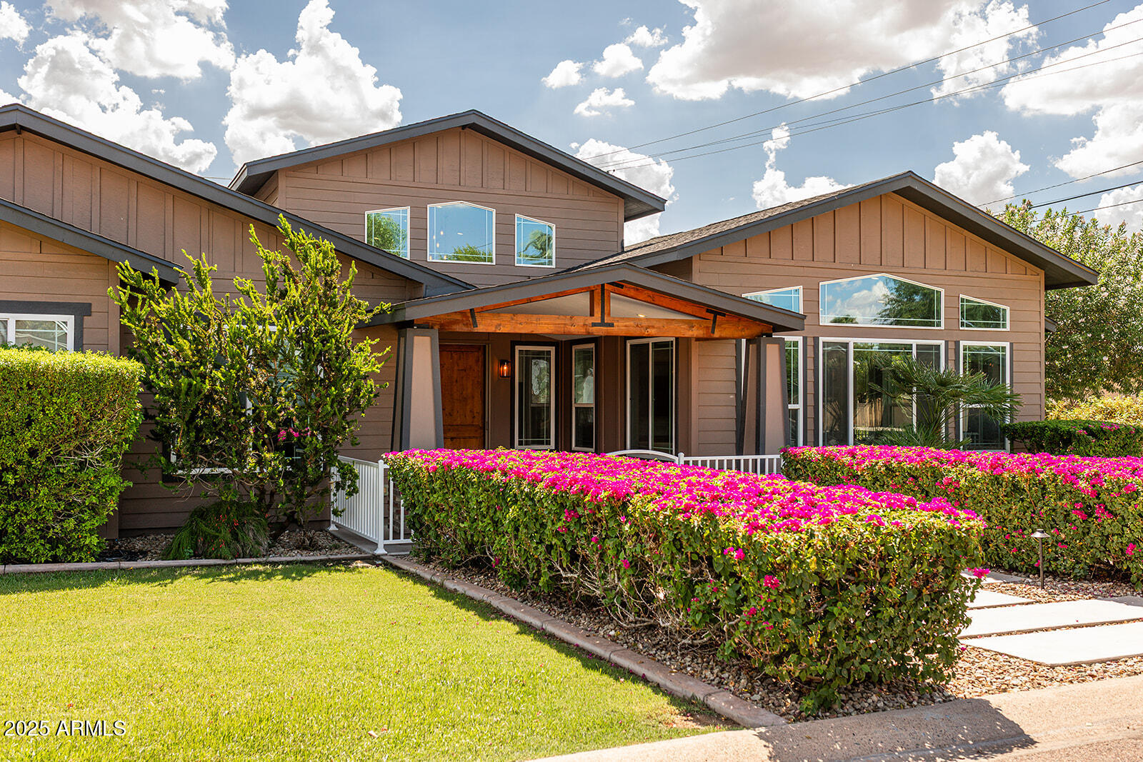 3801 E GLENROSA Avenue