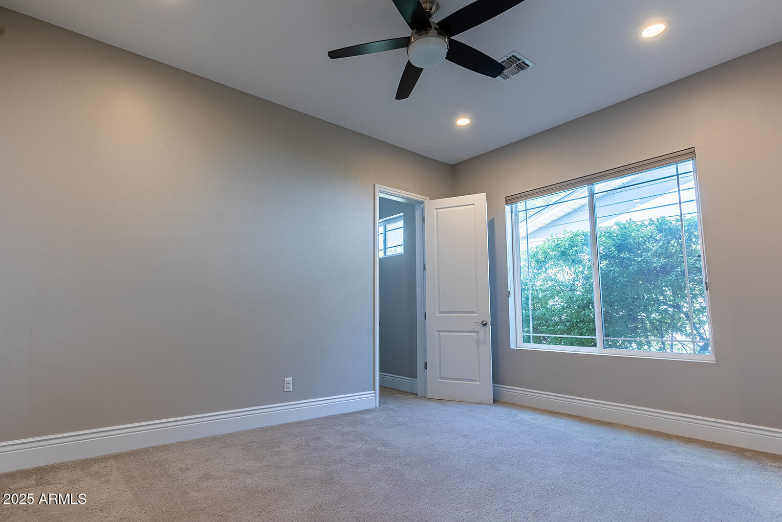 3801 E GLENROSA Avenue