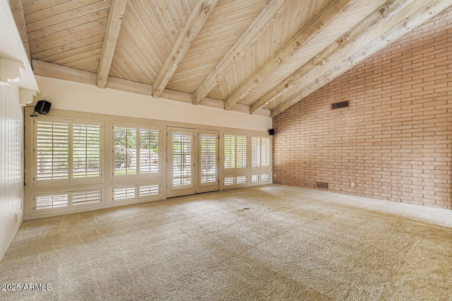 2115 E VAUGHN Street