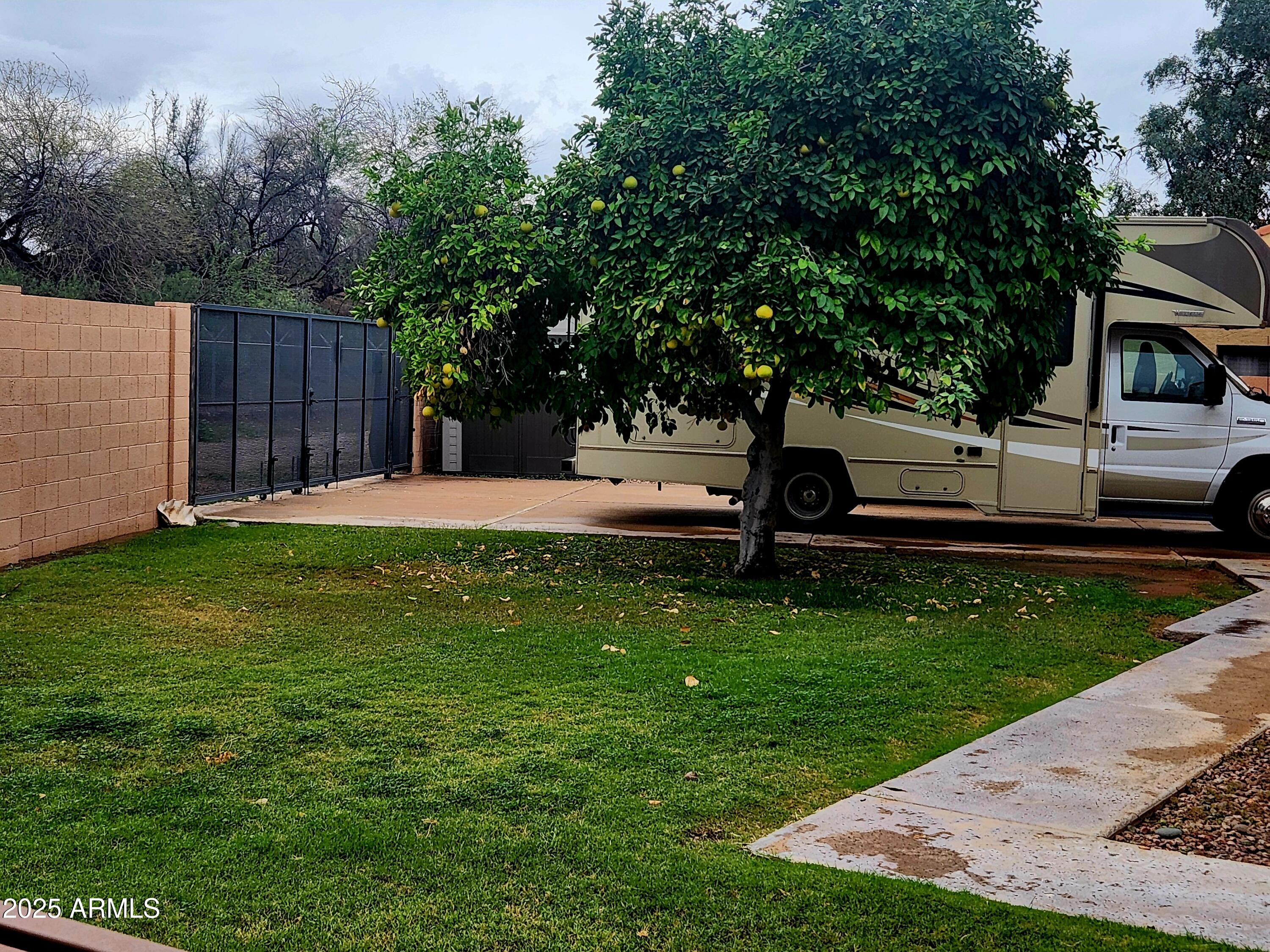 2115 E VAUGHN Street