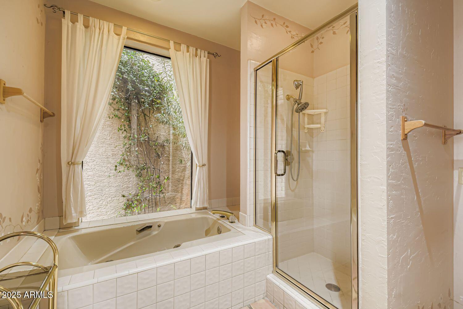 2115 E VAUGHN Street