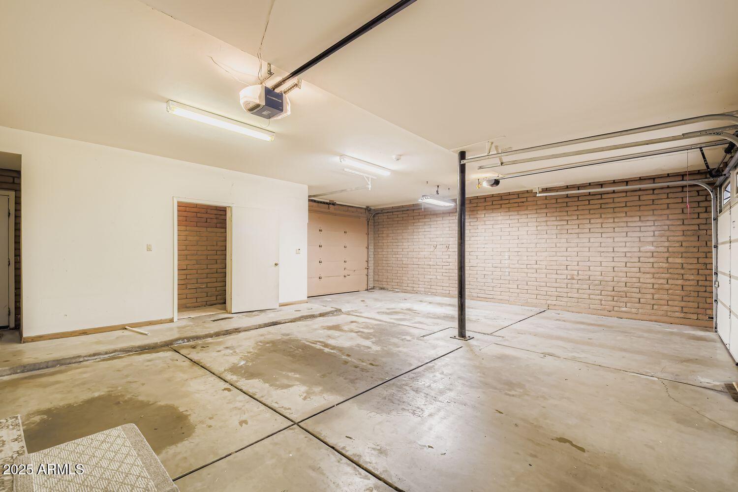 2115 E VAUGHN Street