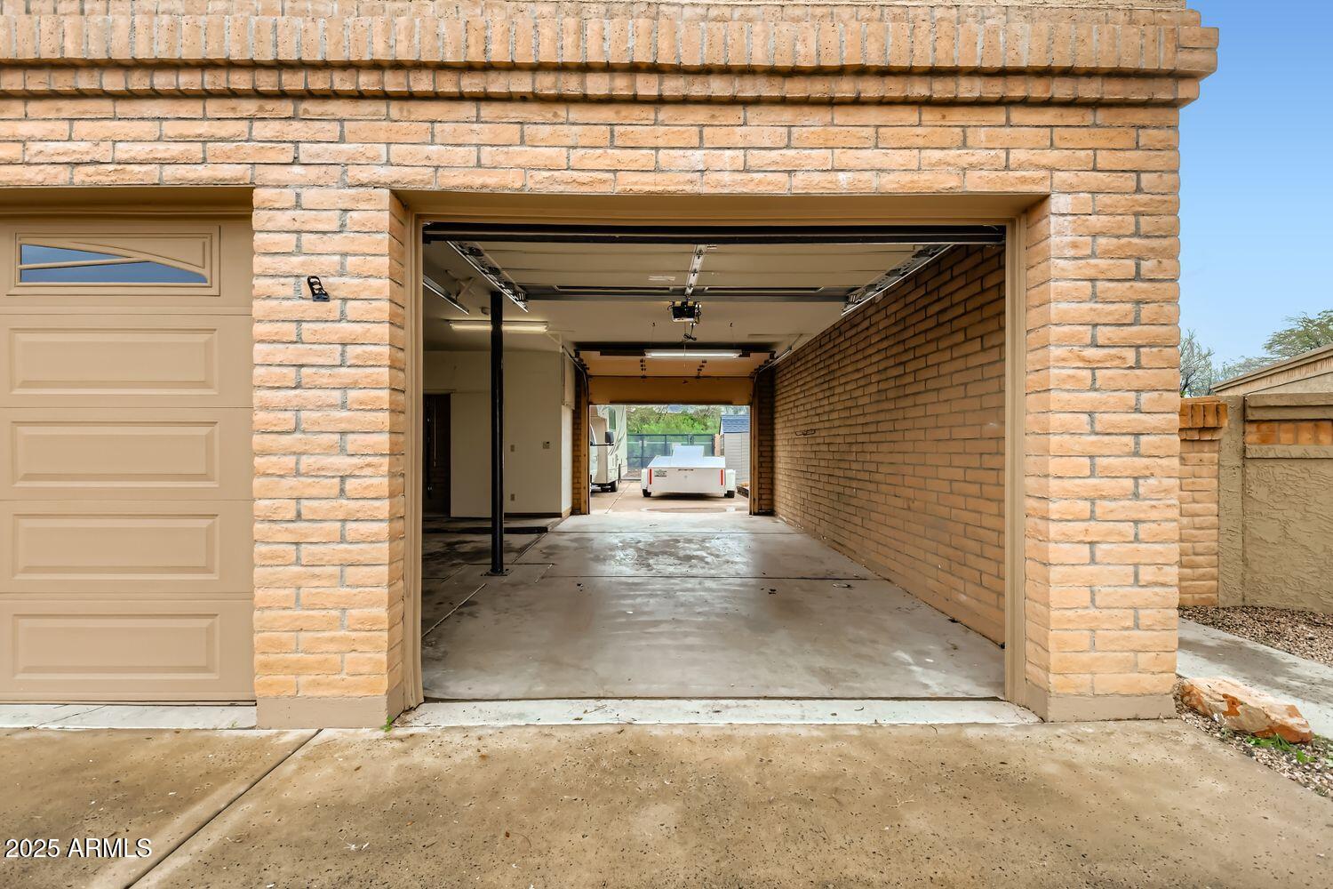 2115 E VAUGHN Street