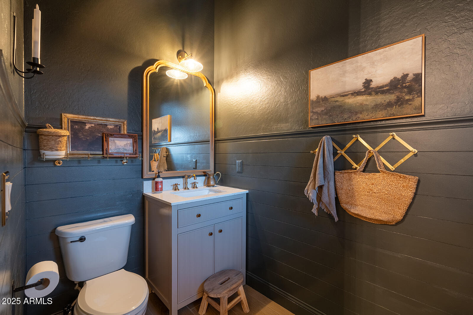 21125 E TWIN ACRES Drive