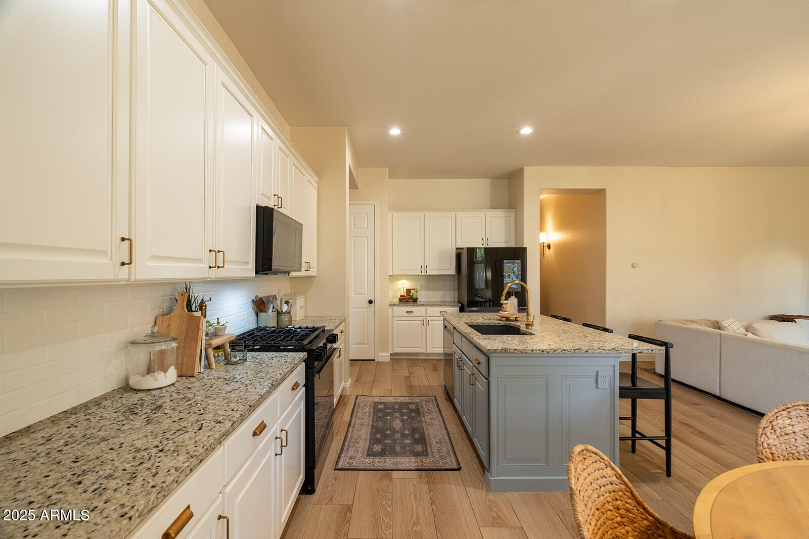 21125 E TWIN ACRES Drive