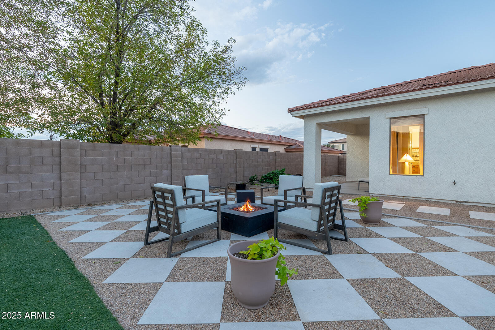 21125 E TWIN ACRES Drive