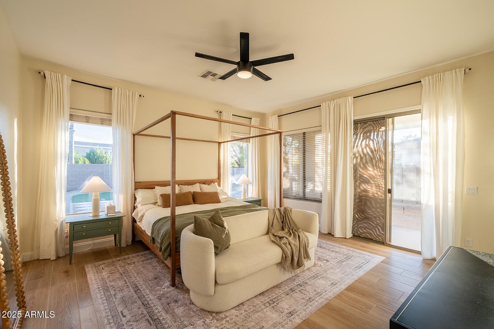 21125 E TWIN ACRES Drive