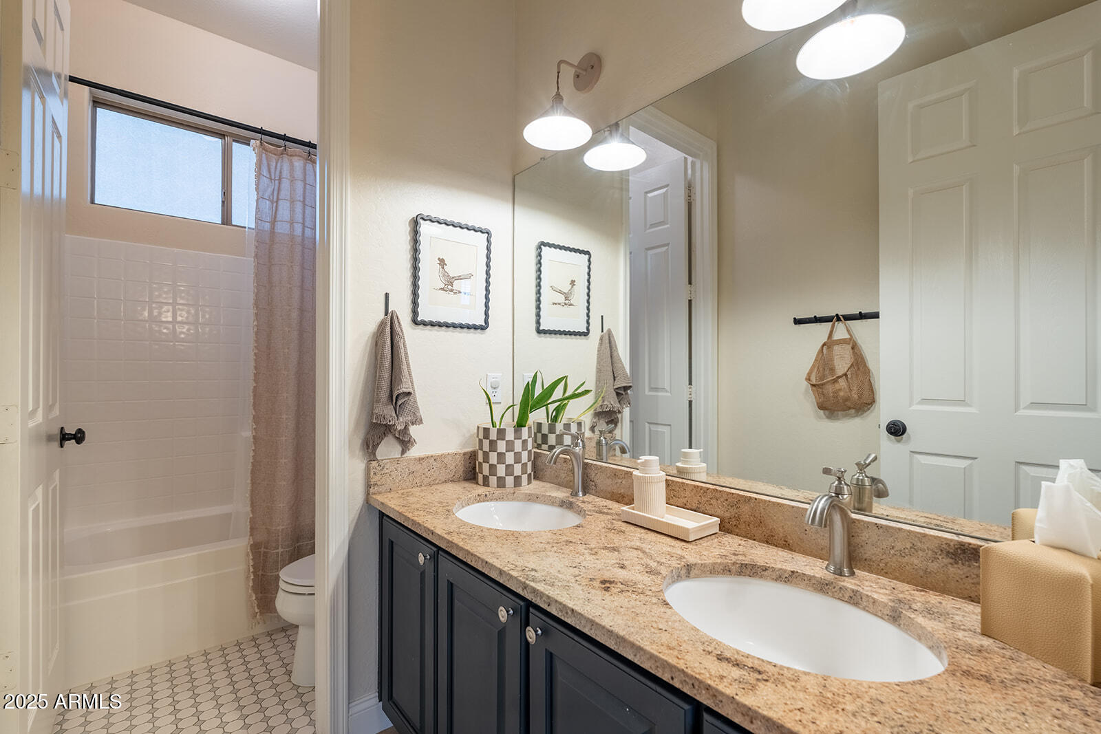 21125 E TWIN ACRES Drive