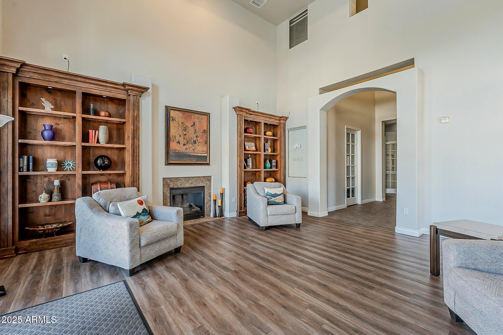 14575 W MOUNTAIN VIEW Boulevard 12205