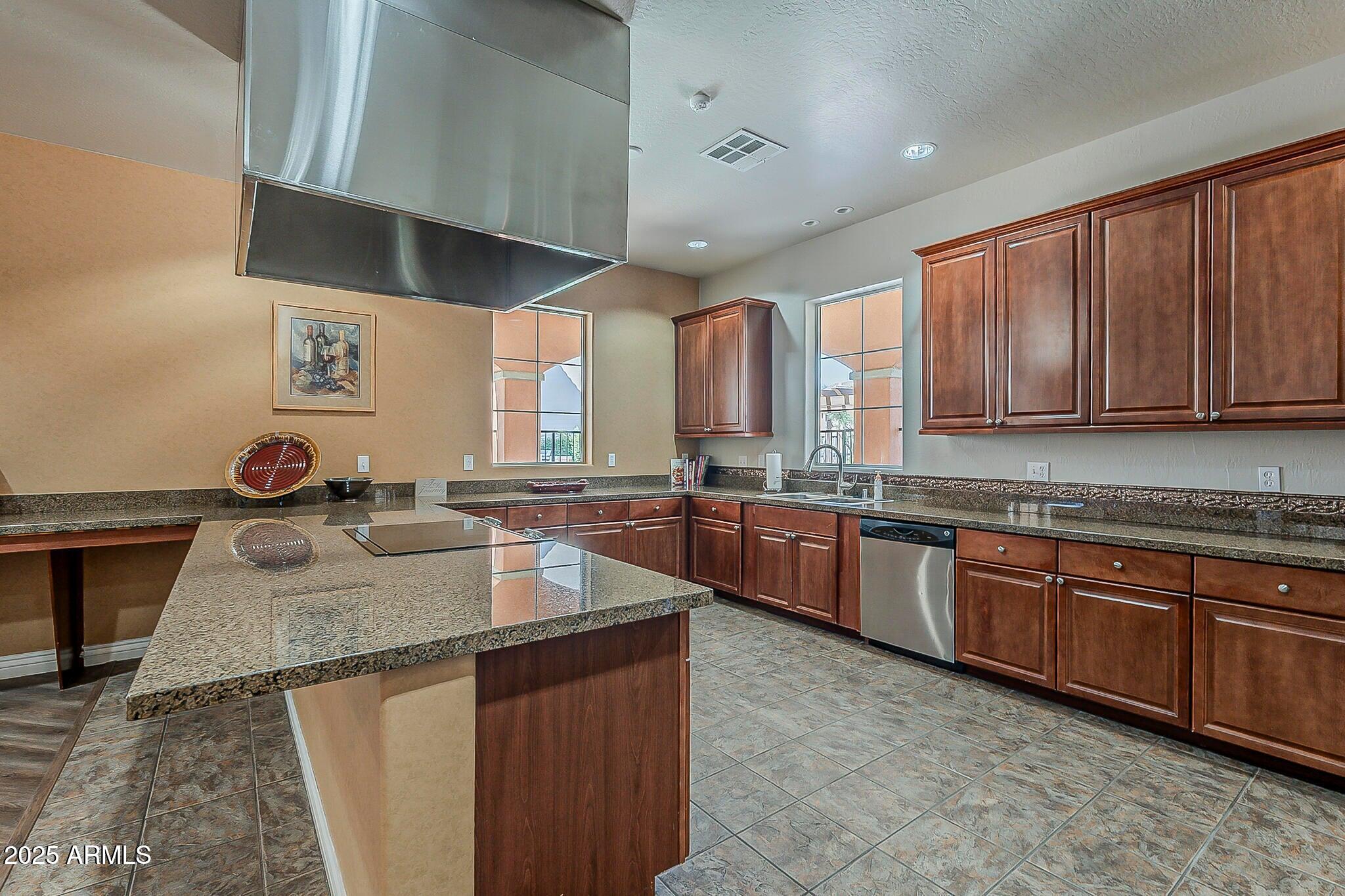 14575 W MOUNTAIN VIEW Boulevard 12205