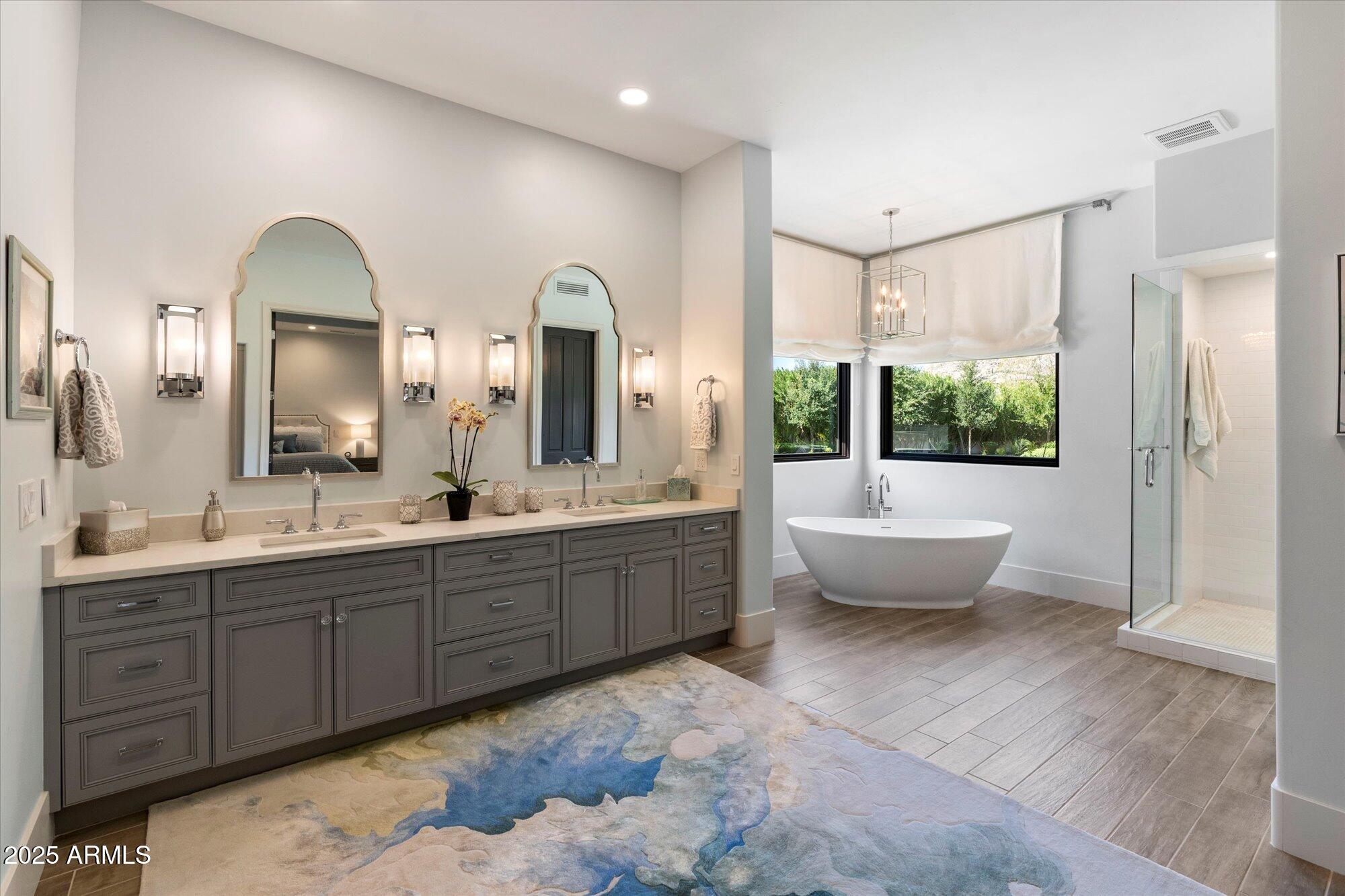 6600 N CARDINAL Drive