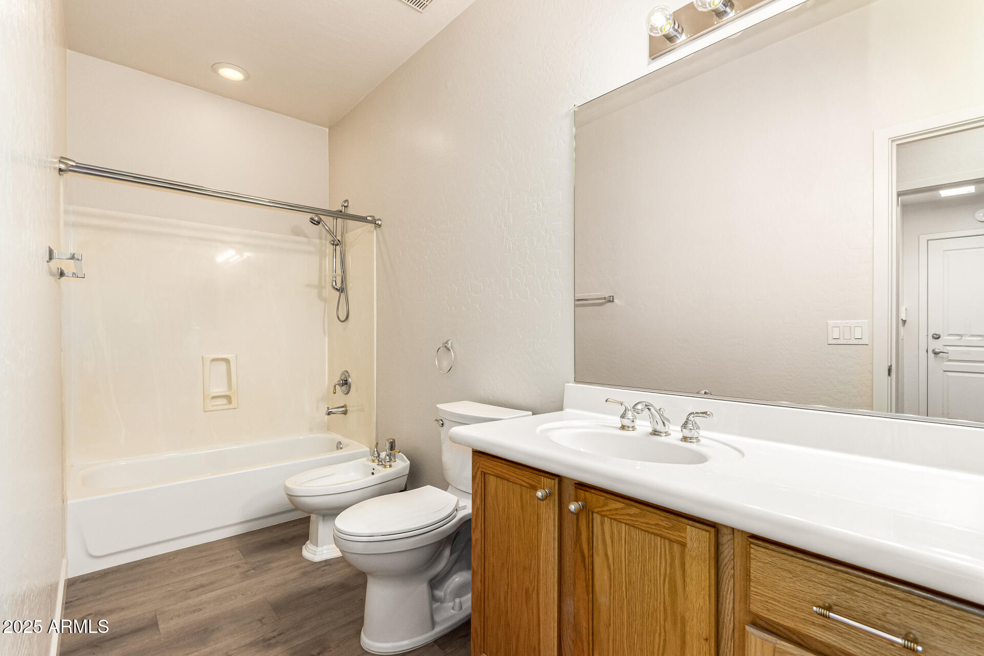 2031 E VALENCIA Drive