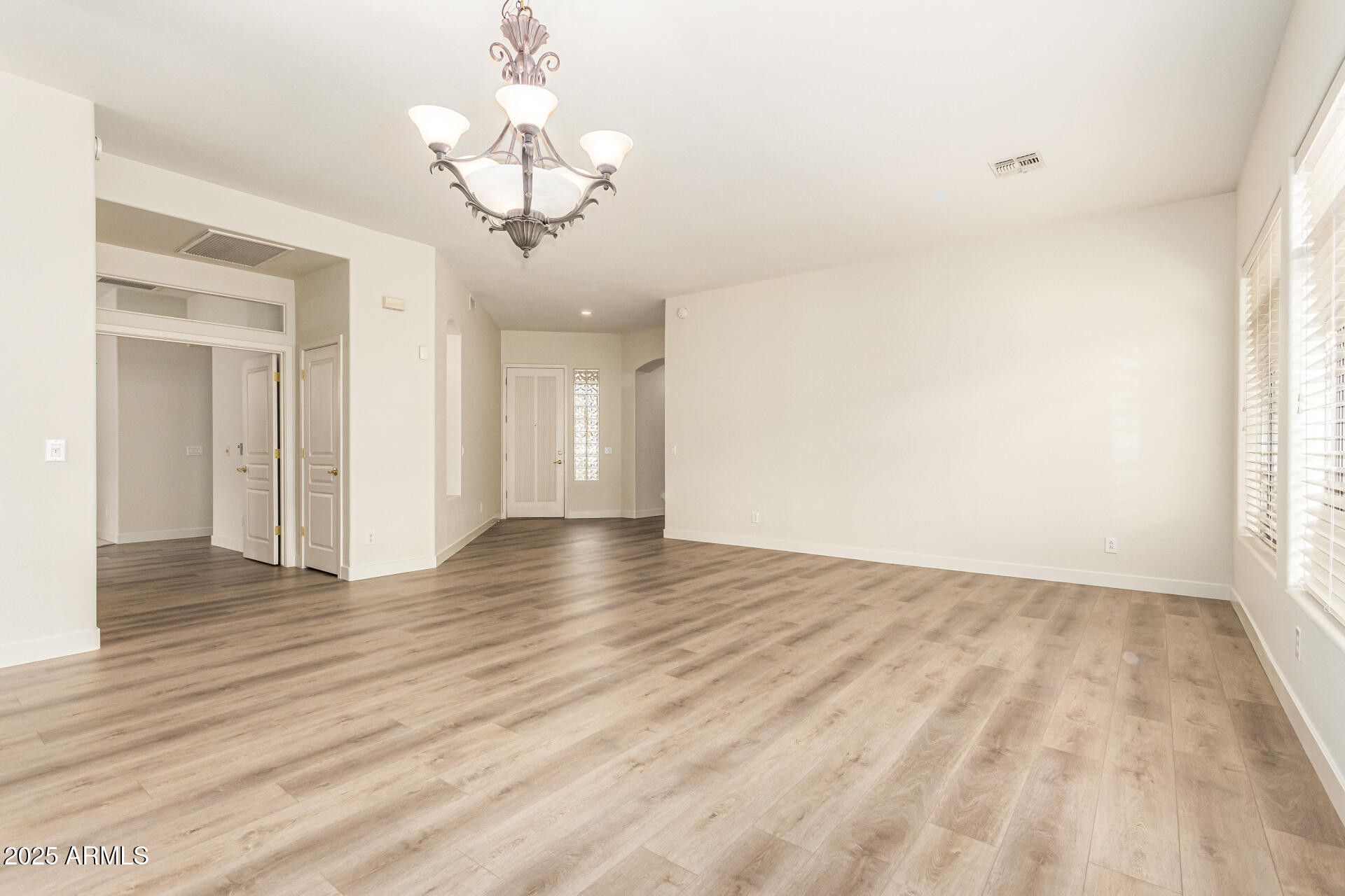 2031 E VALENCIA Drive