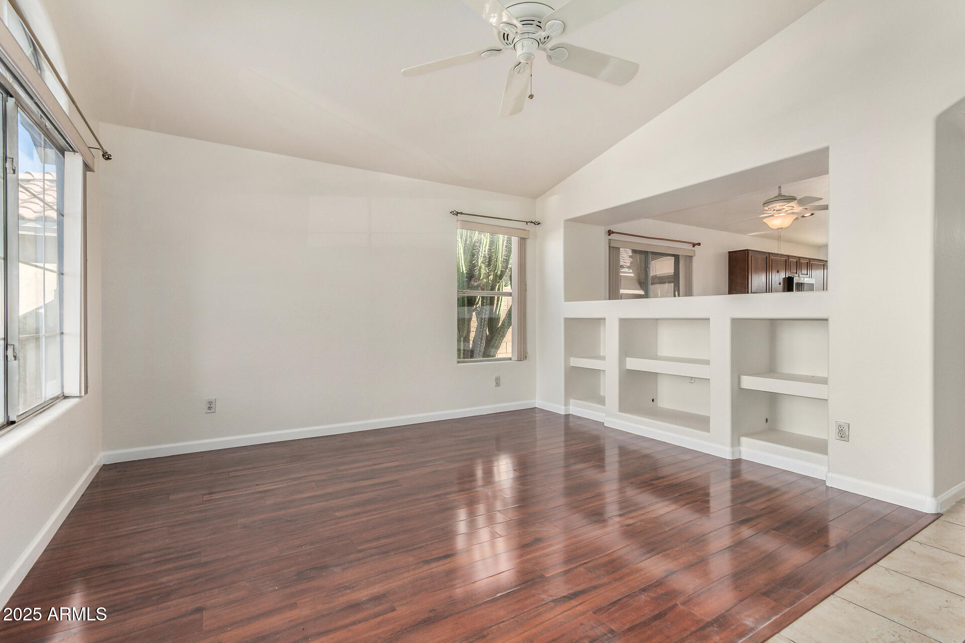 747 W DOUGLAS Avenue