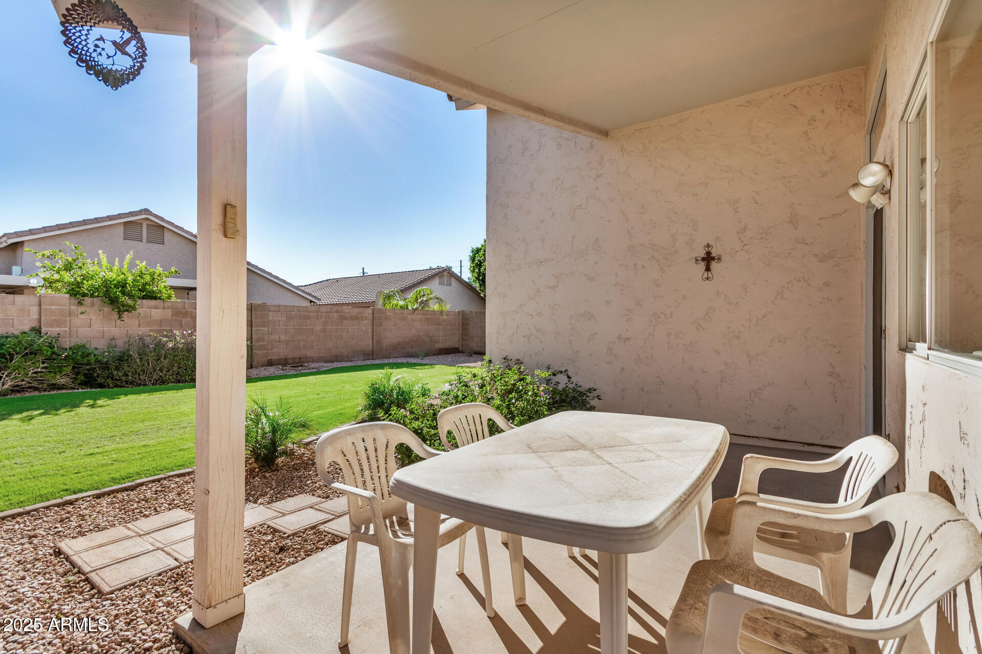 747 W DOUGLAS Avenue