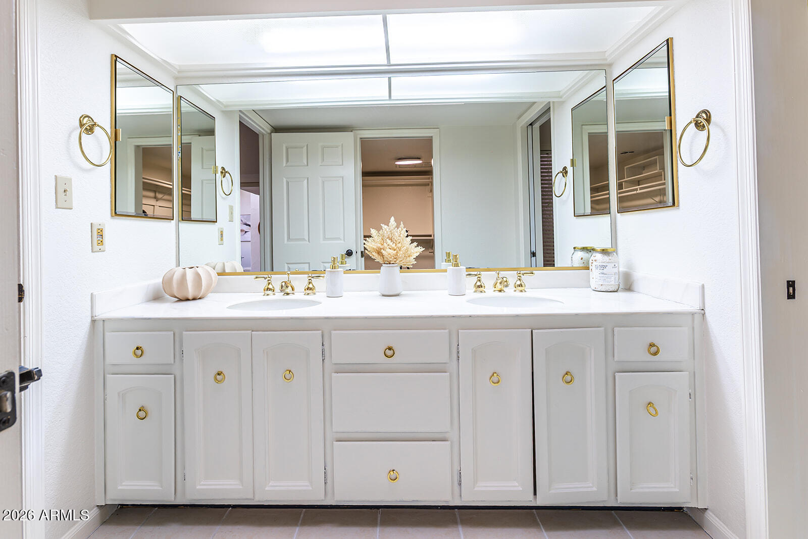 2626 E ARIZONA BILTMORE Circle 15