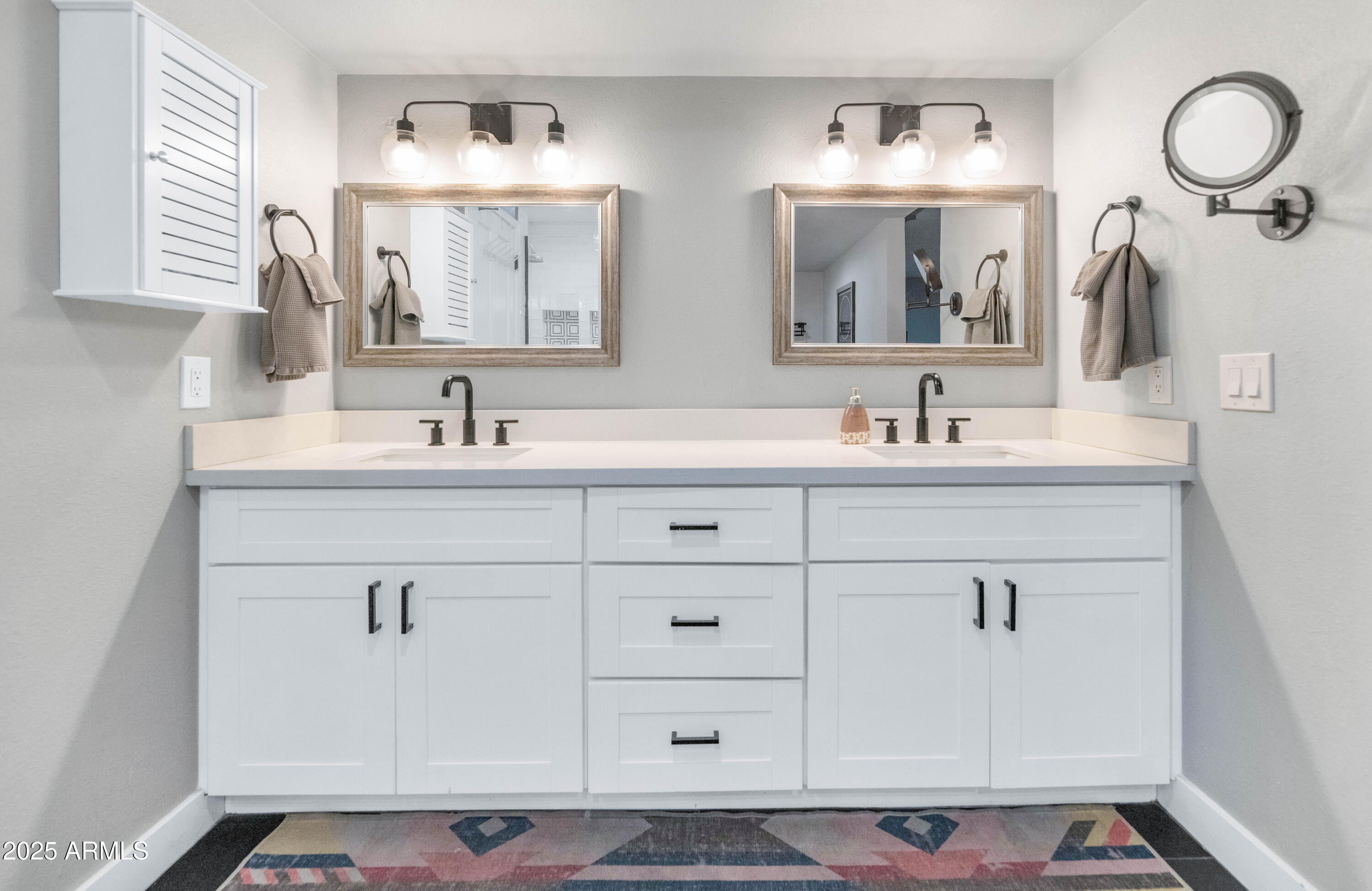 7252 E MAVERICK Road