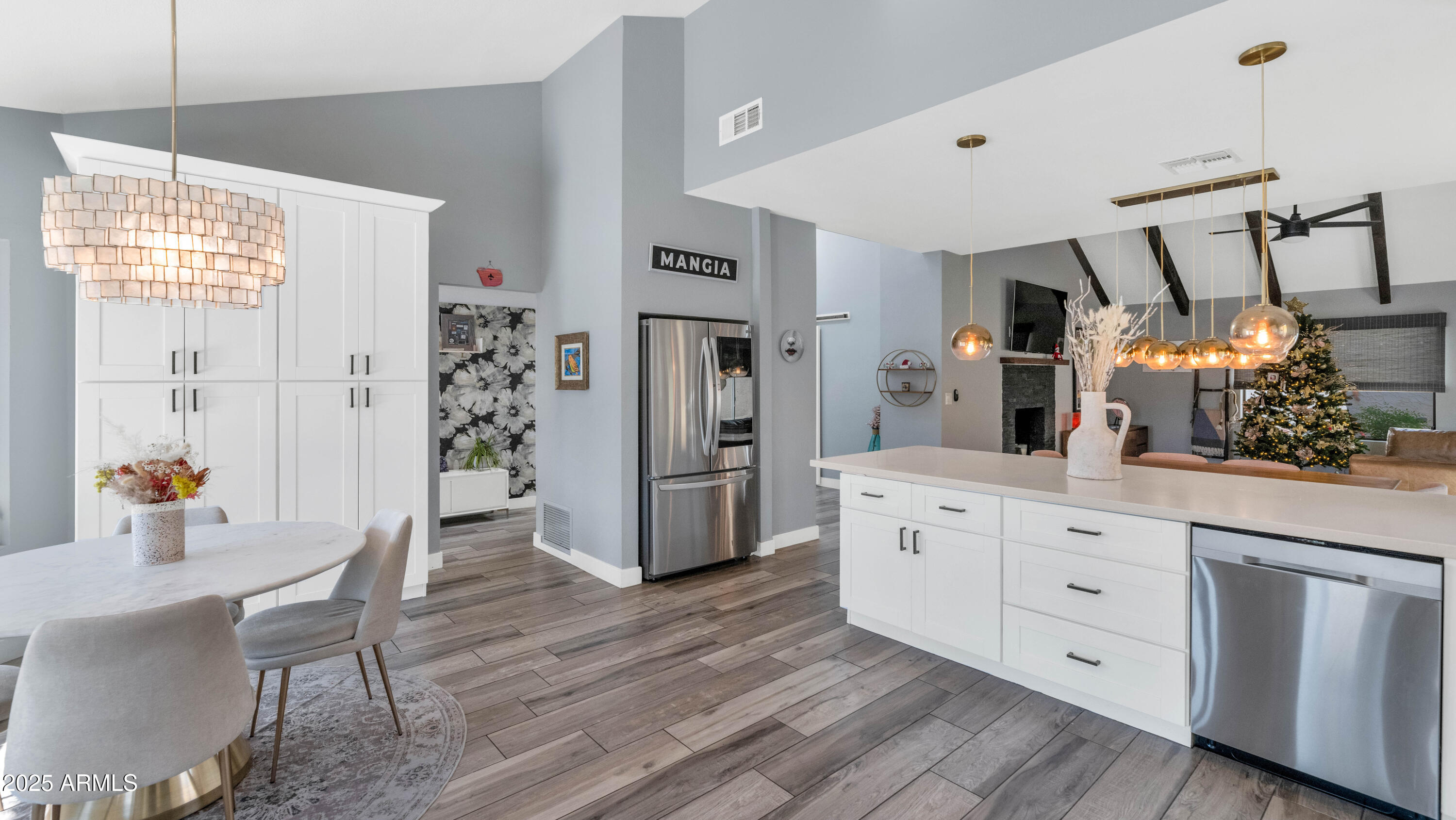 7252 E MAVERICK Road