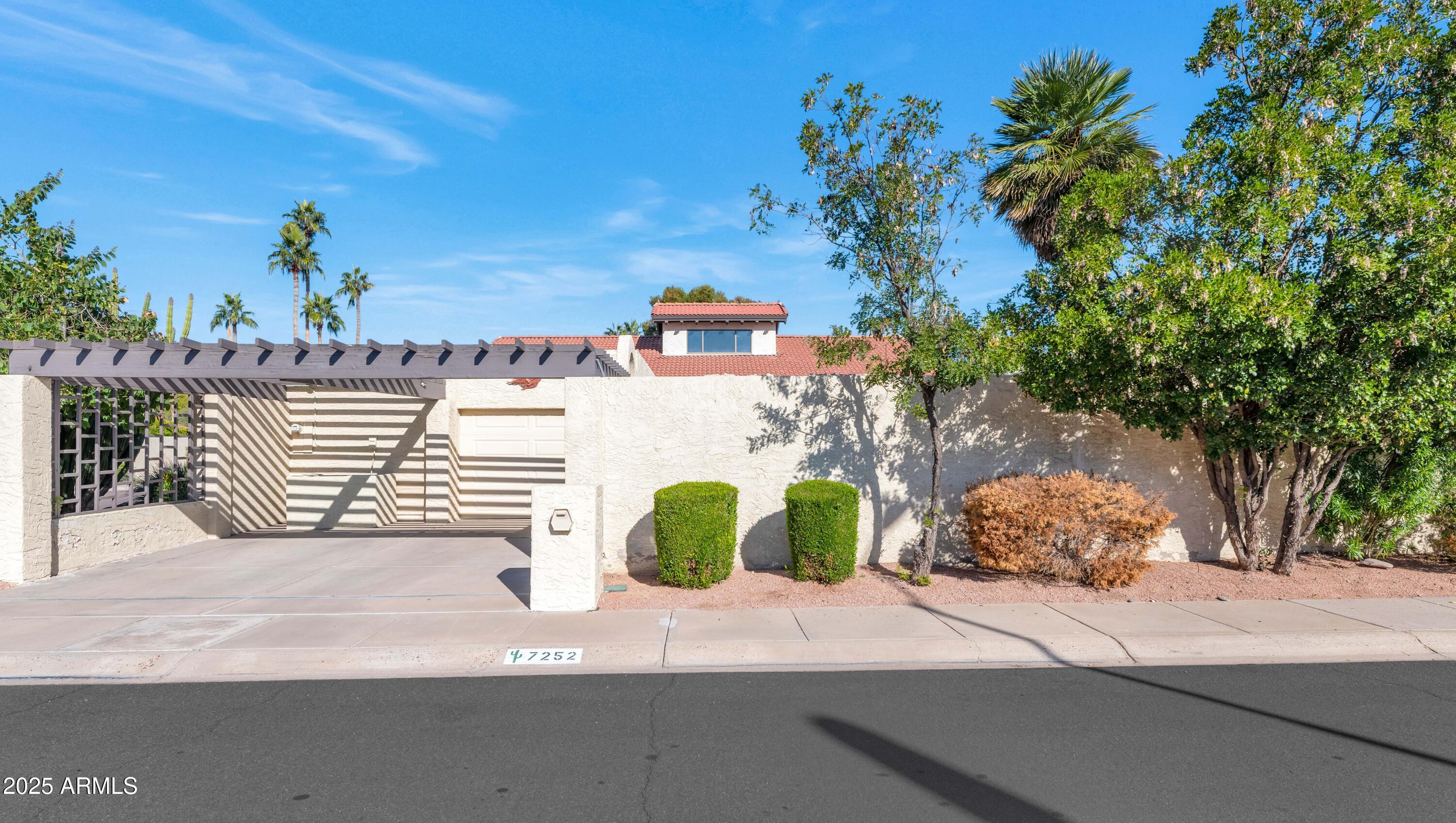 7252 E MAVERICK Road