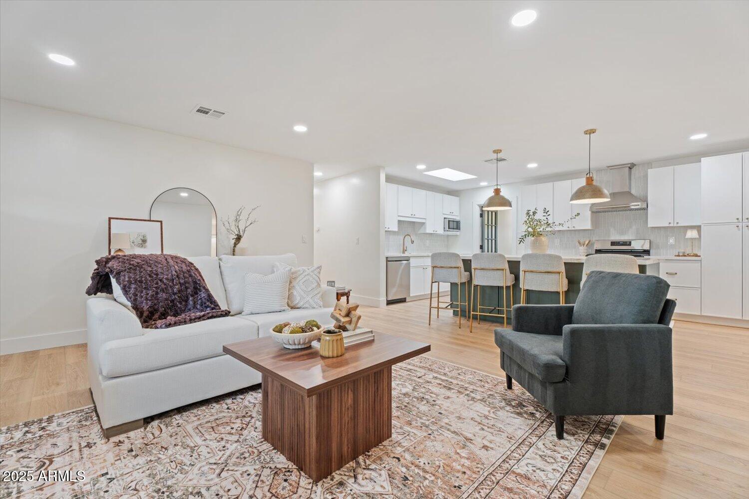 6637 E CULVER Street