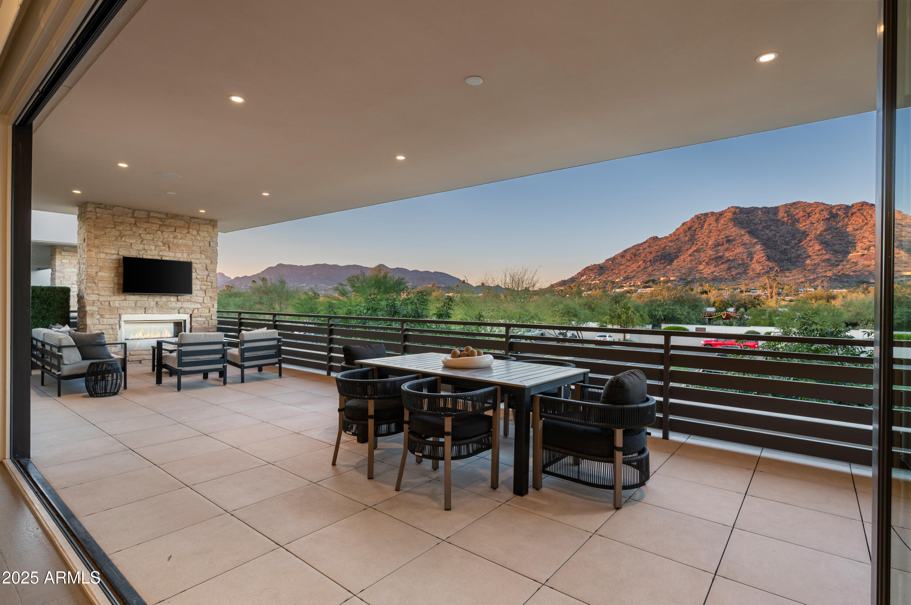 5580 E STELLA Lane