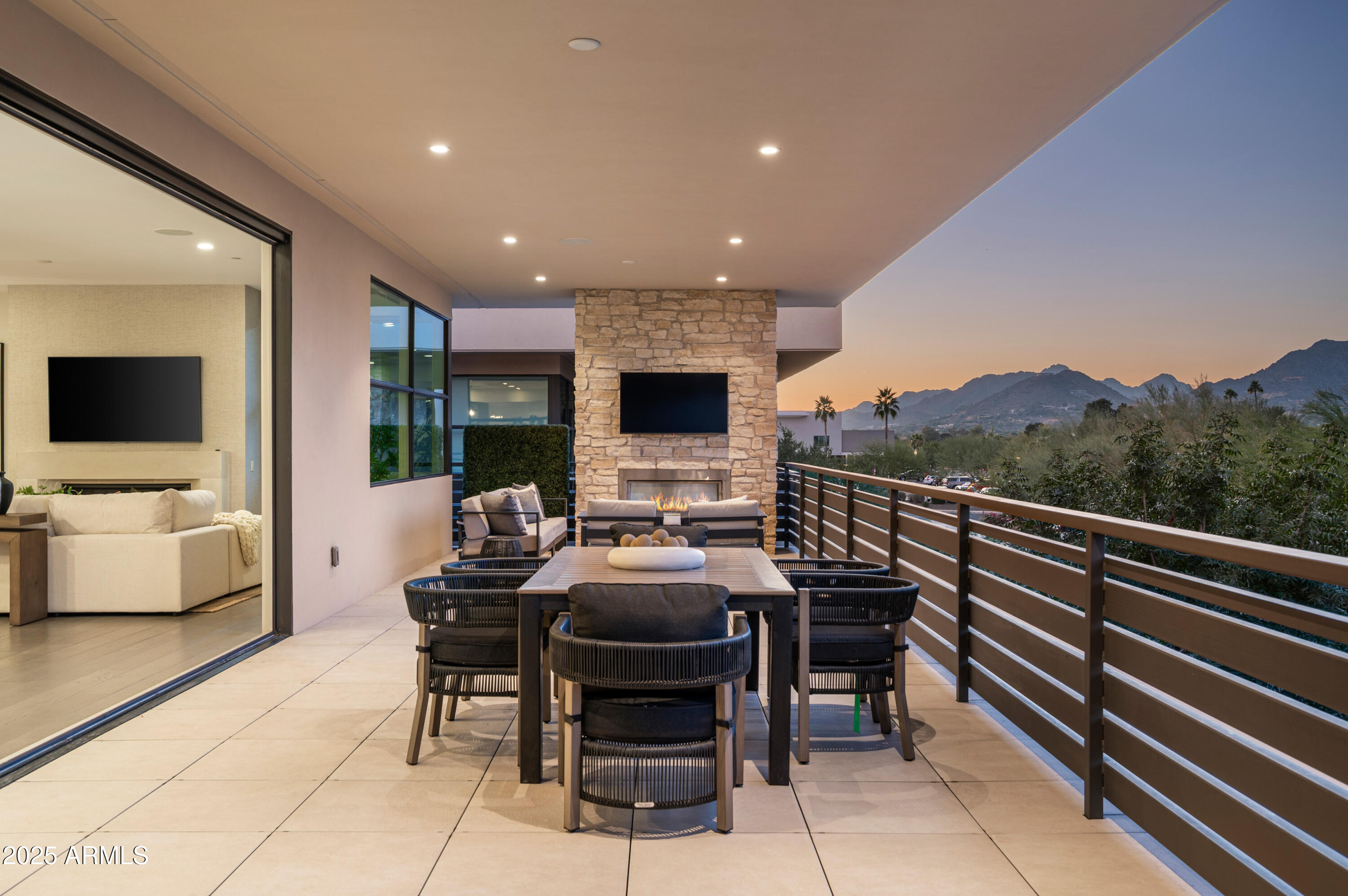 5580 E STELLA Lane