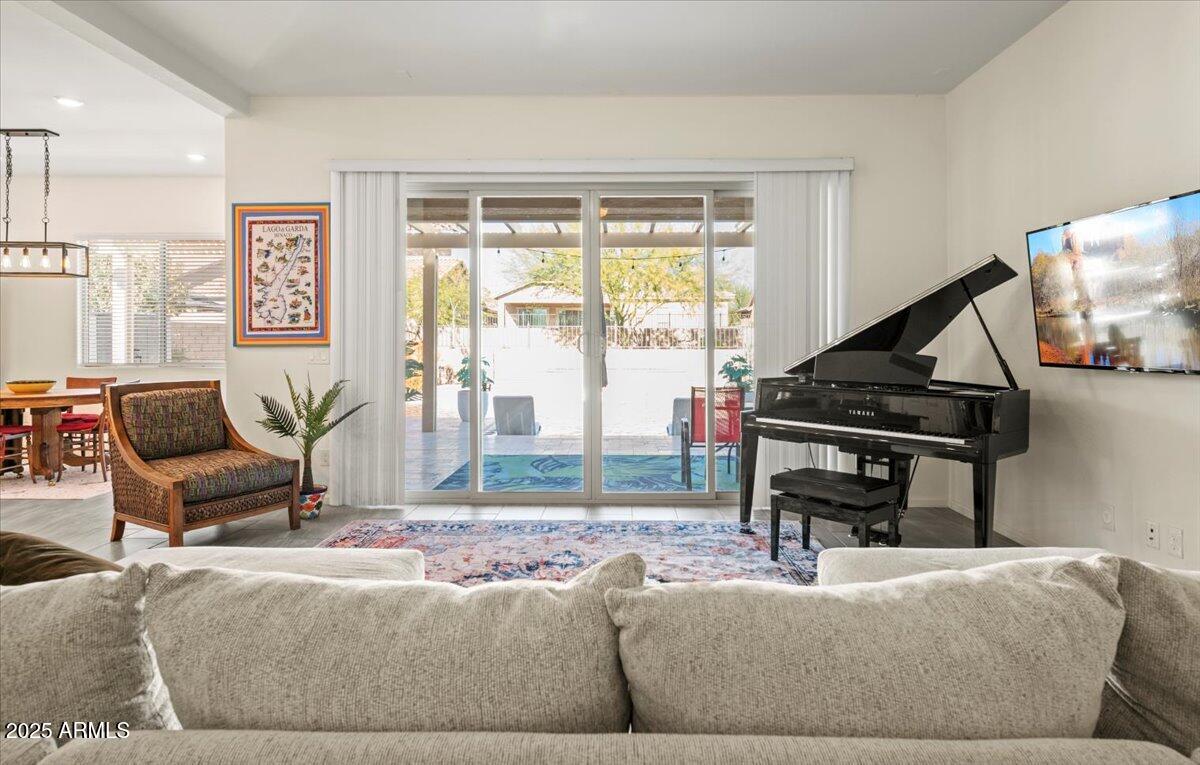 18562 W Thistle Landing Drive