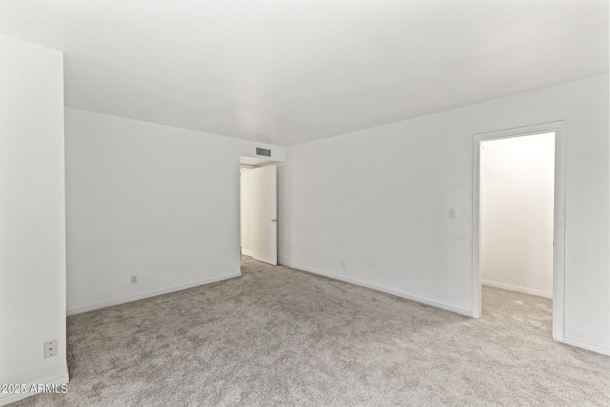 7161 E MCDONALD Drive