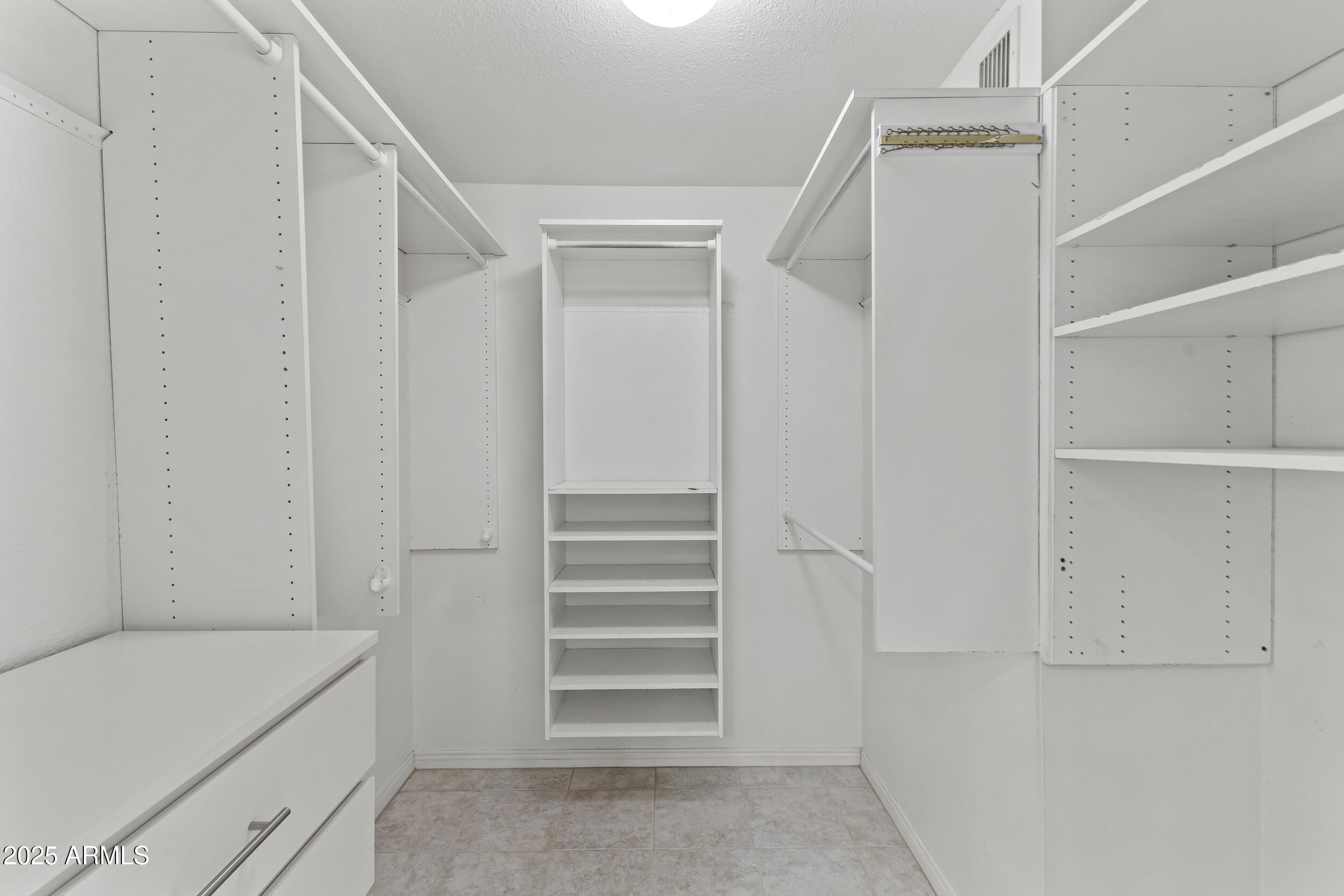 7161 E MCDONALD Drive