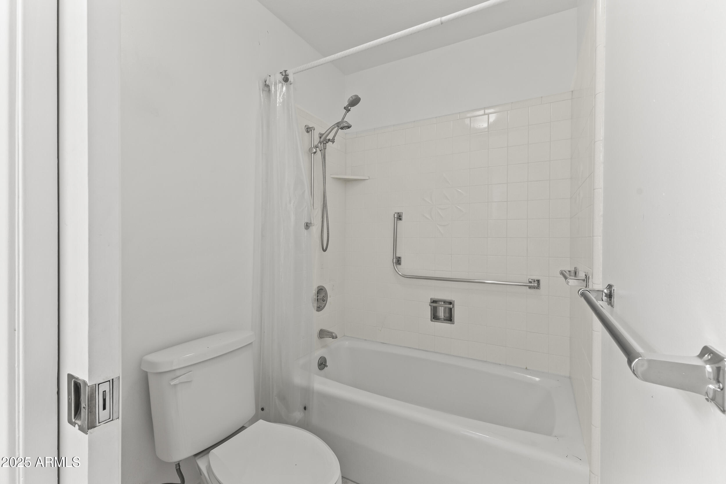 7161 E MCDONALD Drive