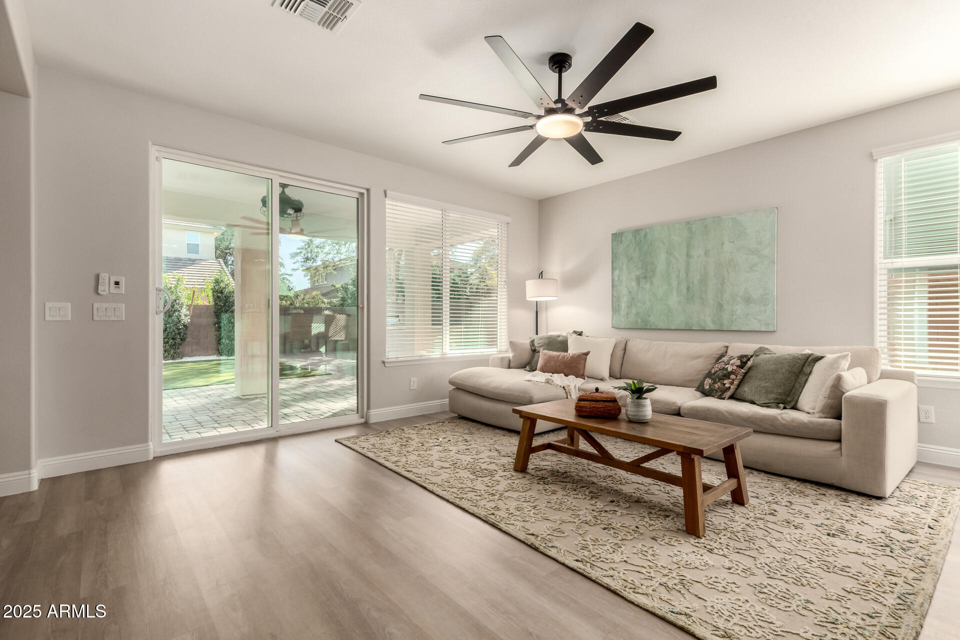 3955 E MESQUITE Street