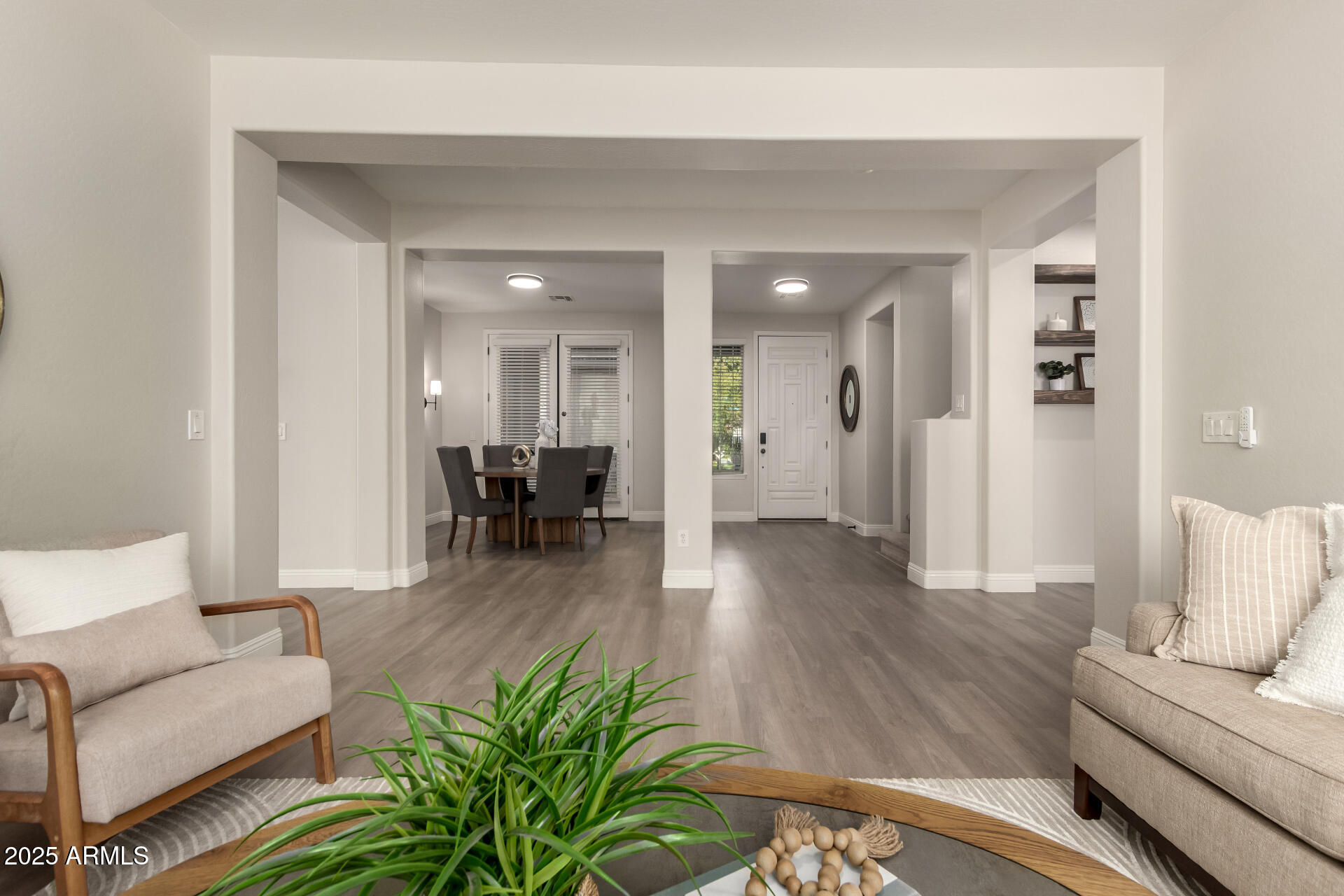 3955 E MESQUITE Street