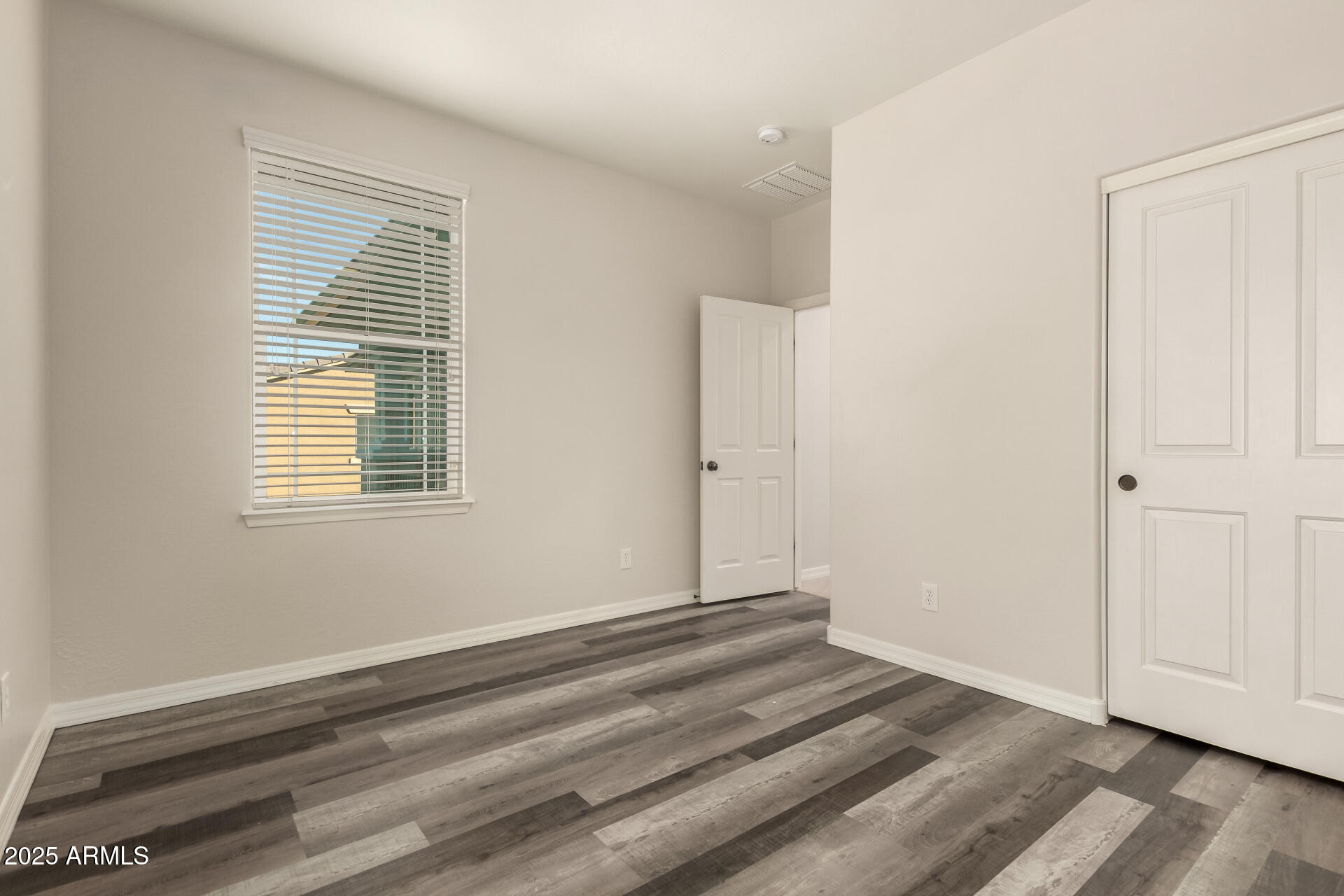 3955 E MESQUITE Street