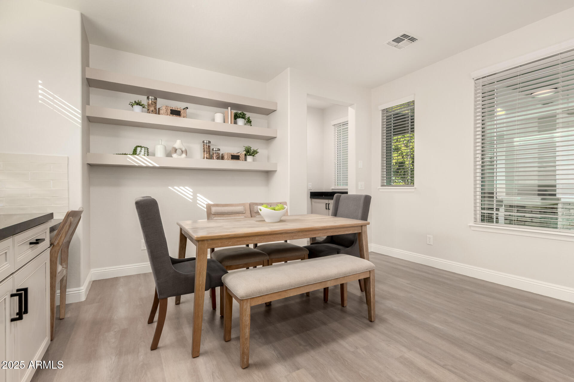 3955 E MESQUITE Street