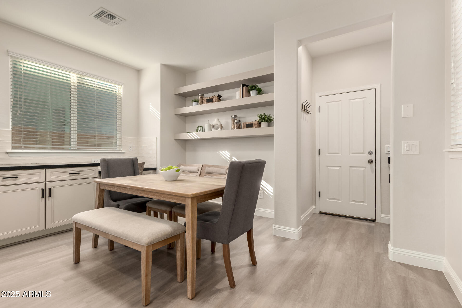 3955 E MESQUITE Street