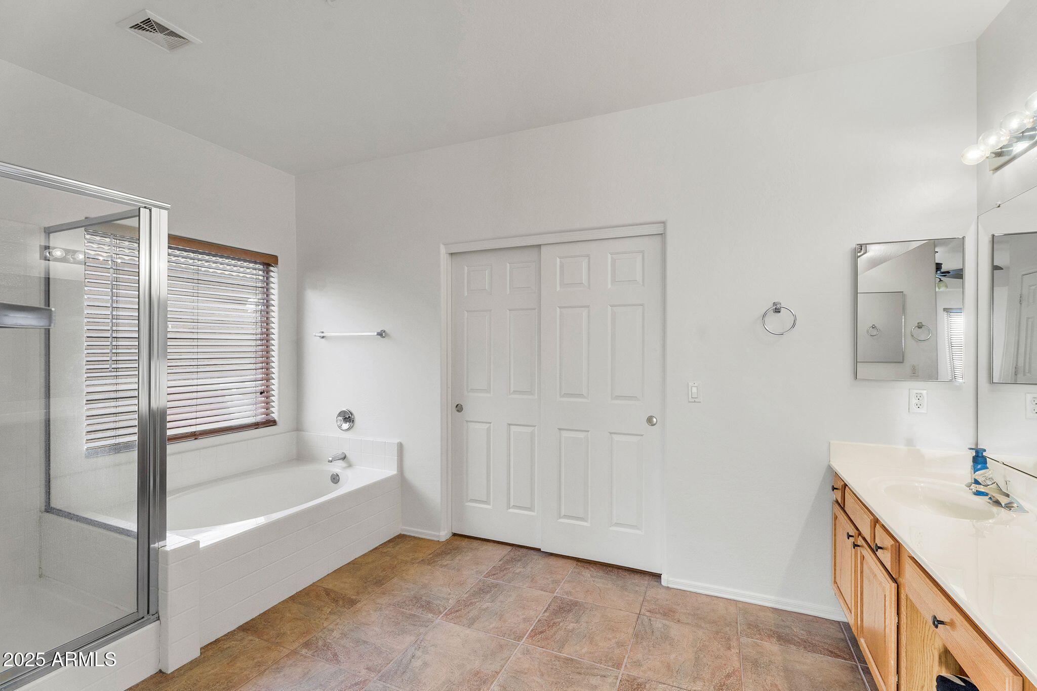 21279 E TWIN ACRES Drive