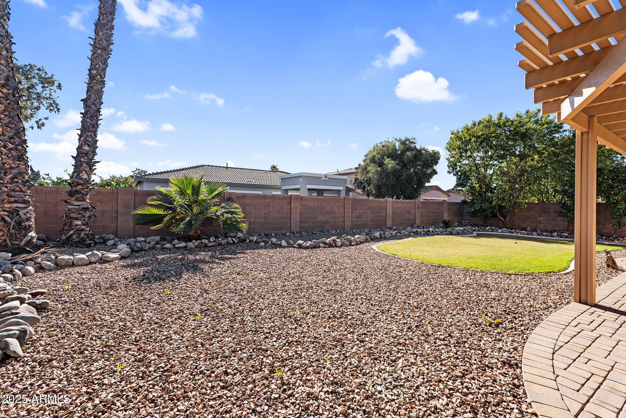 21279 E TWIN ACRES Drive