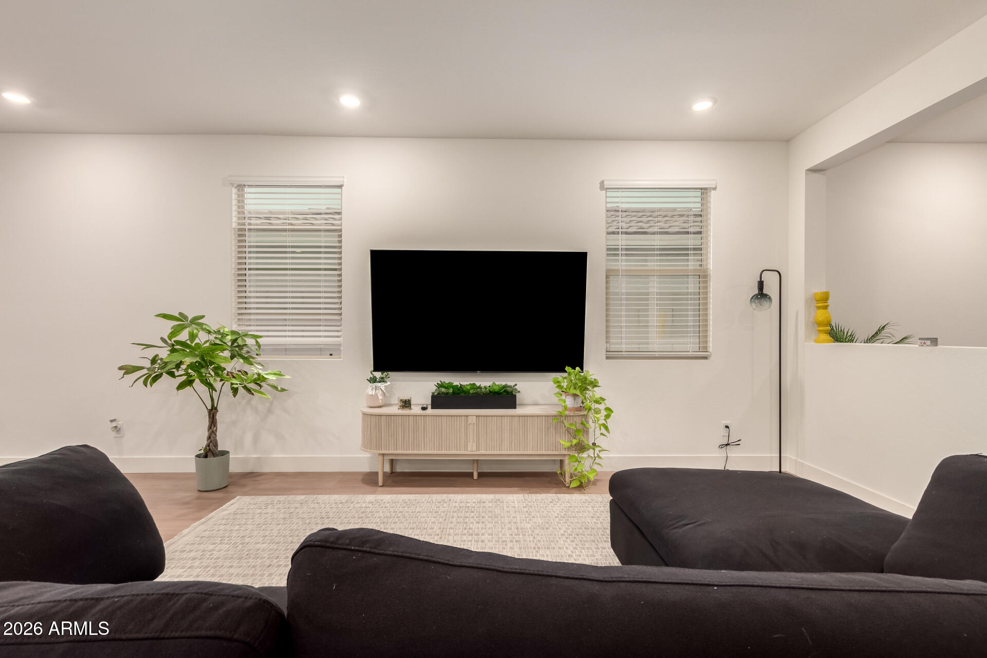 2842 W THURMAN Drive