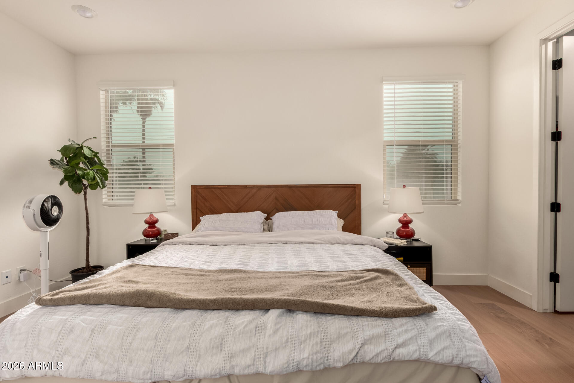 2842 W THURMAN Drive