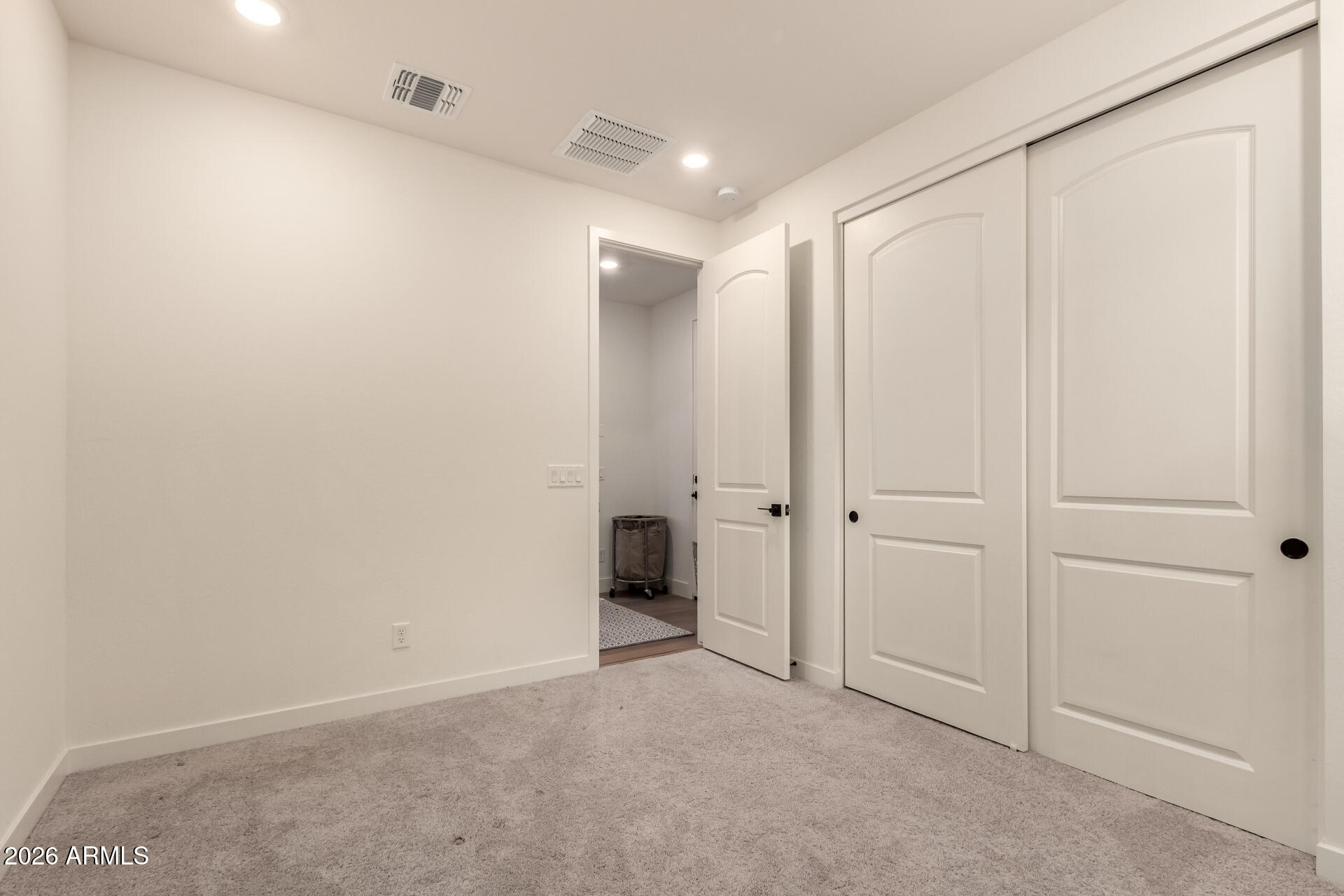 2842 W THURMAN Drive